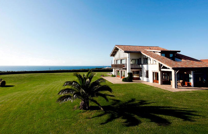 Location Villa au Pays basque : la Maison Tamarin est le joyau parfait en bord de mer